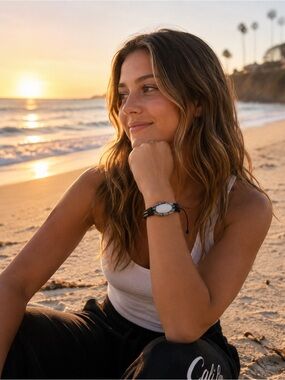 Adjustable White Smabalone Cord Bracelet — Women’s Beach Bracelet